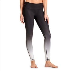 Athleta Ombré Chaturungra legging